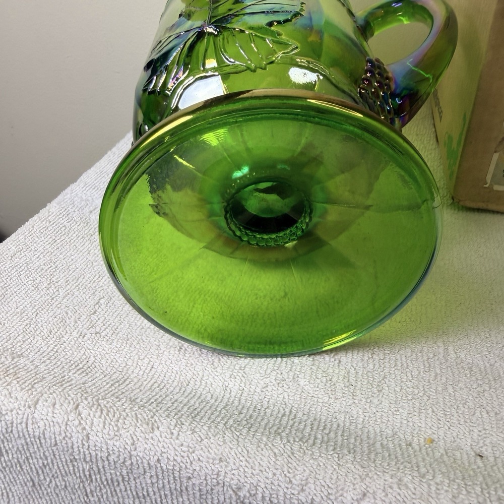 Vtg Indiana Glass Harvest Grape Carnival Glass Iridescent Green Water Pitcher - Picture 10 of 12